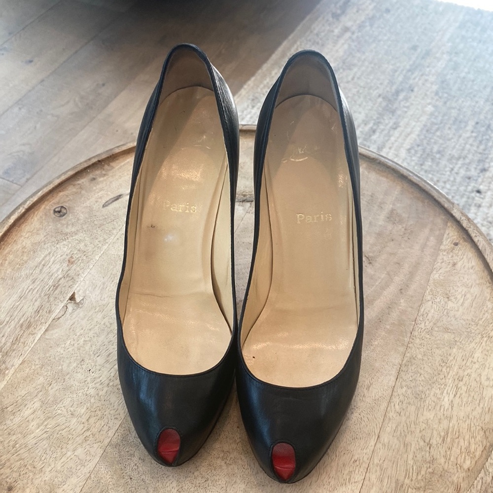 Christian Louboutin Clic ( micro peep toe) Black Size 40 w/ 5” heel
